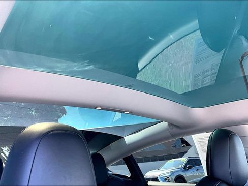 Used 2022 Tesla Model 3 Long Range AWD/4WD image 18
