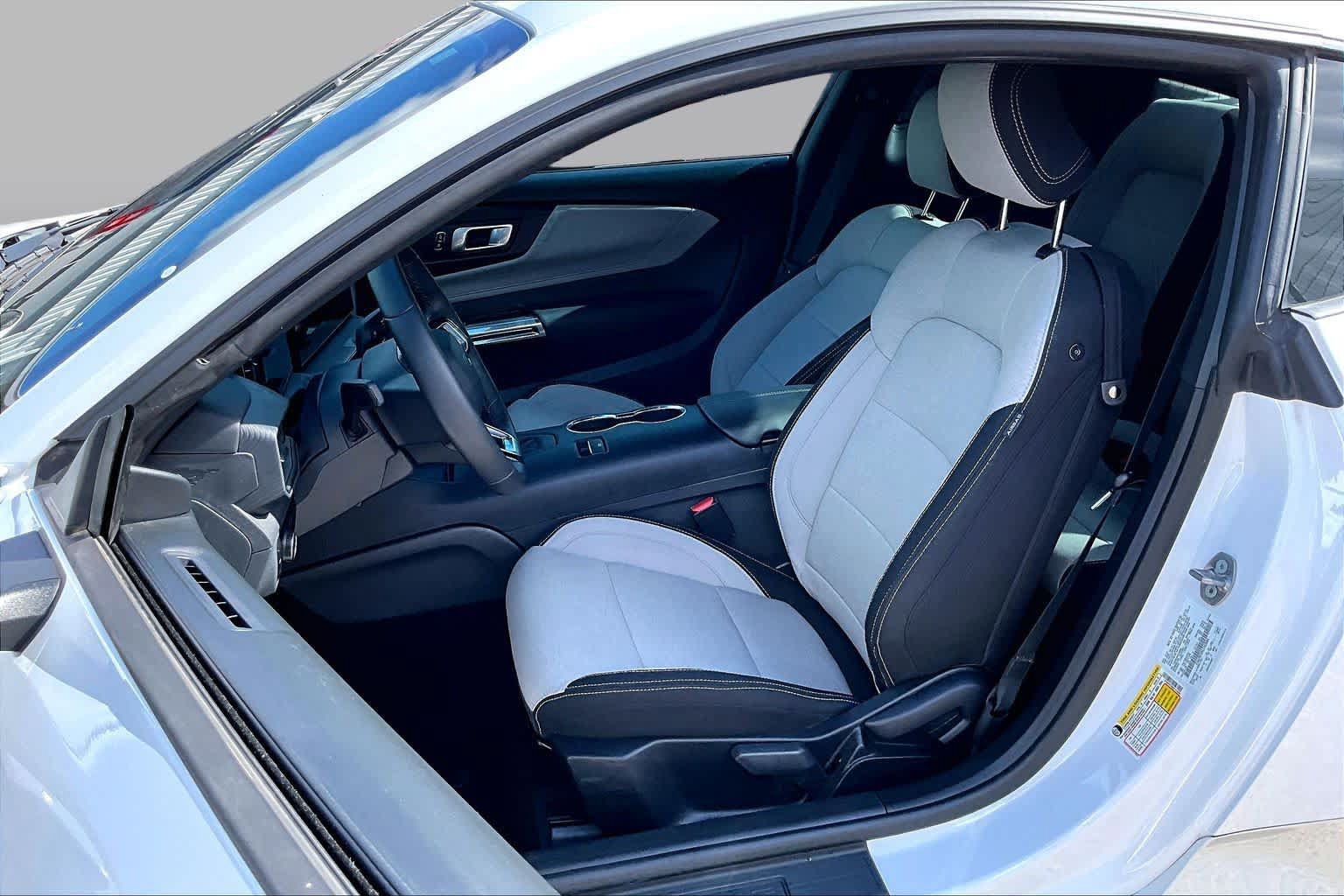 Used 2025 Ford Mustang Coupe RWD image 8