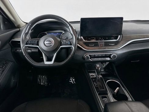 Used 2024 Nissan Altima 2.5 SV w/ SV Premium Package image 32