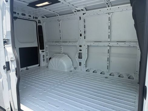 Used 2025 RAM ProMaster 2500 w/ Convenience Group FWD image 29