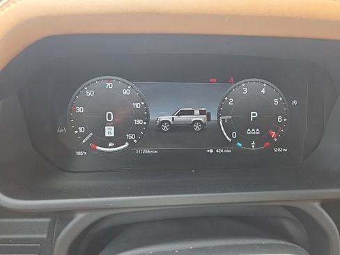 Used 2025 Land Rover Defender 90 S AWD/4WD image 15