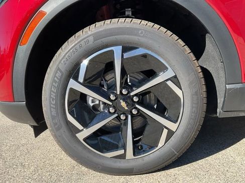 New 2026 Chevrolet Equinox EV LT image 26