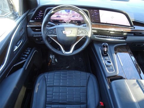 Certified 2022 Cadillac Escalade Premium Luxury Platinum image 10