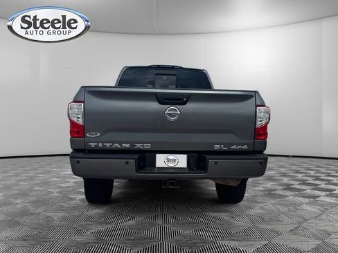Used 2017 Nissan Titan SL image 4
