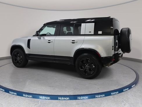 Used 2023 Land Rover Defender 110 X-Dynamic SE AWD/4WD image 9