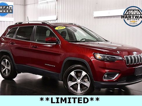 Used 2019 Jeep Cherokee Limited image 1