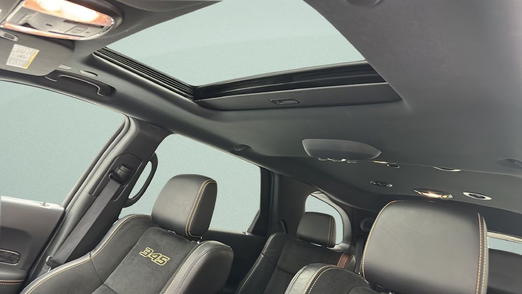 Used 2025 Dodge Durango R/T AWD/4WD image 16