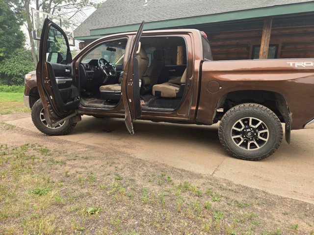 Used 2017 Toyota Tundra SR5 w/ TRD Off Road Package AWD/4WD image 3