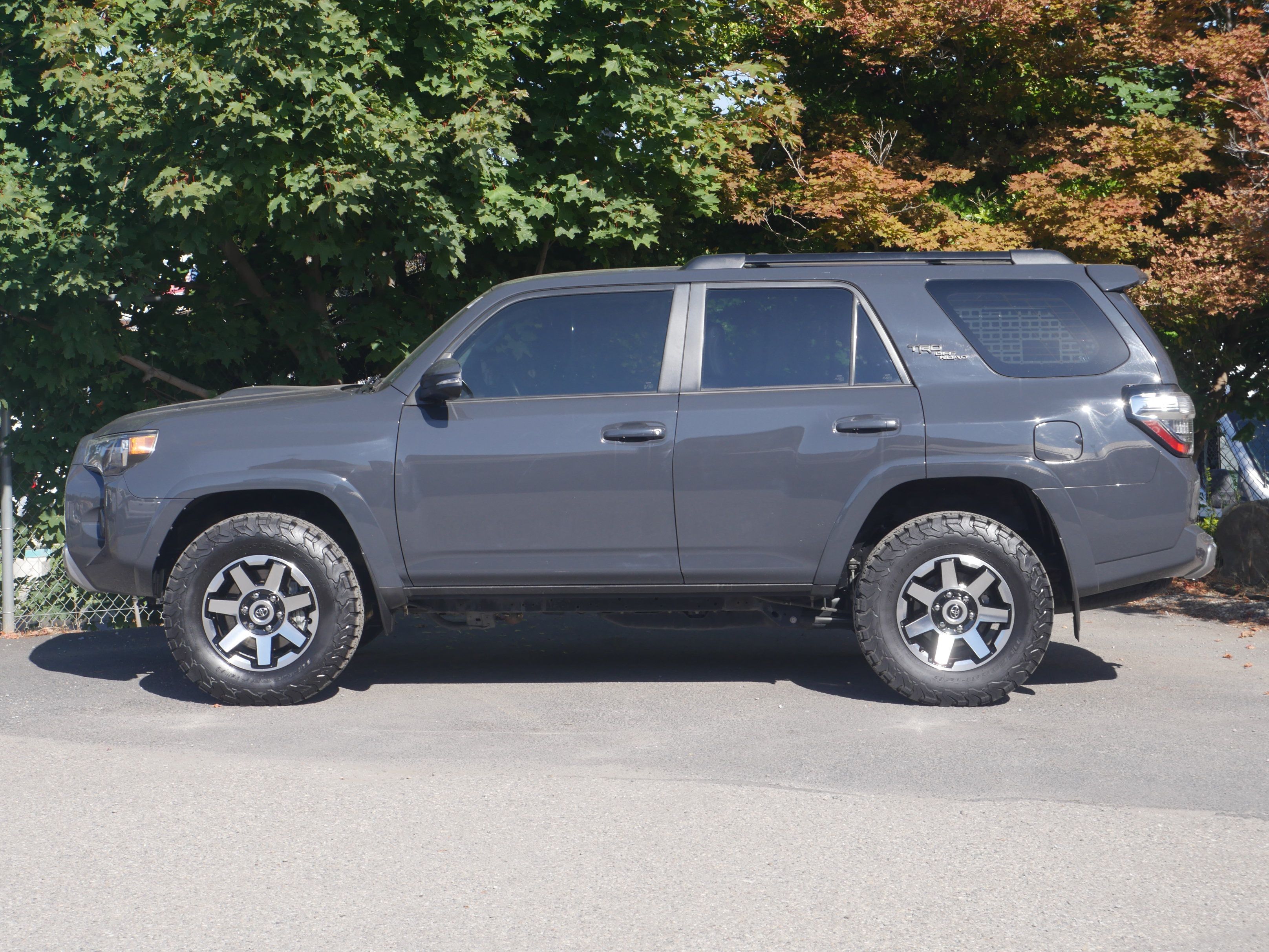 Used 2024 Toyota 4Runner TRD Off-Road Premium AWD/4WD image 15