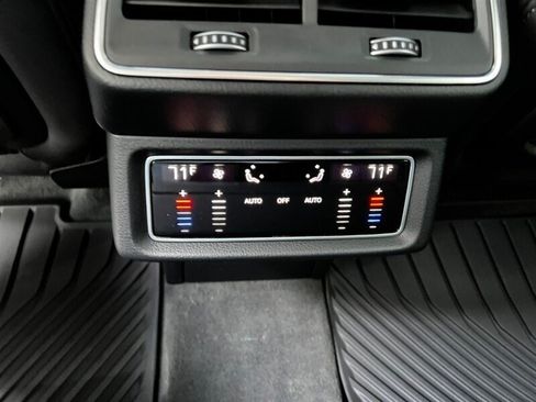 Used 2022 Audi e-tron Premium w/ Convenience Plus Package AWD/4WD image 24