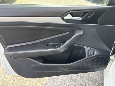 Used 2023 Volkswagen Jetta Sport image 11