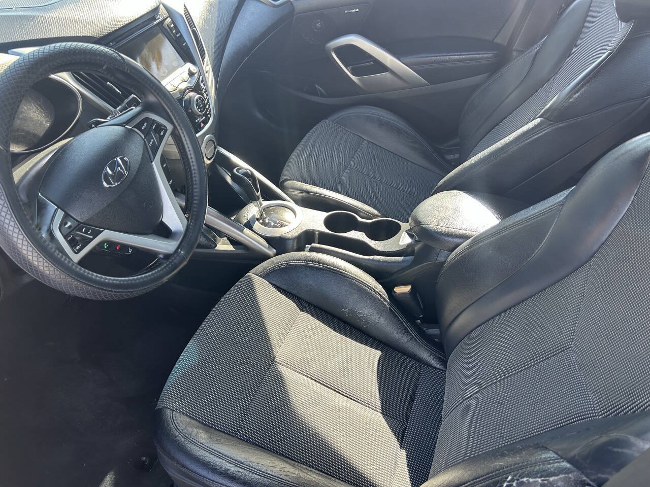 Used 2016 Hyundai Veloster w/ Option Group 02 FWD image 10
