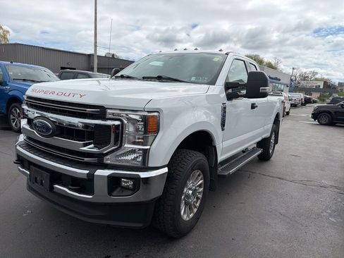 Used 2020 Ford F250 XLT w/ XLT Value Package image 3
