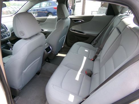 Used 2018 Chevrolet Malibu Hybrid FWD image 20