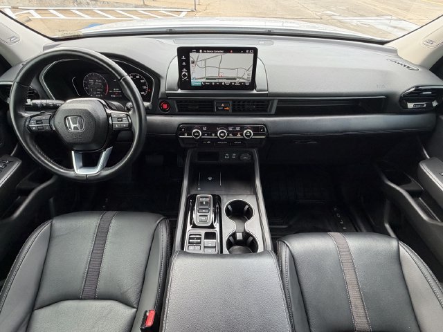 Used 2023 Honda Pilot Touring image 12