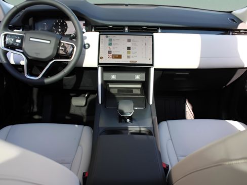Certified 2025 Land Rover Discovery Sport S image 14