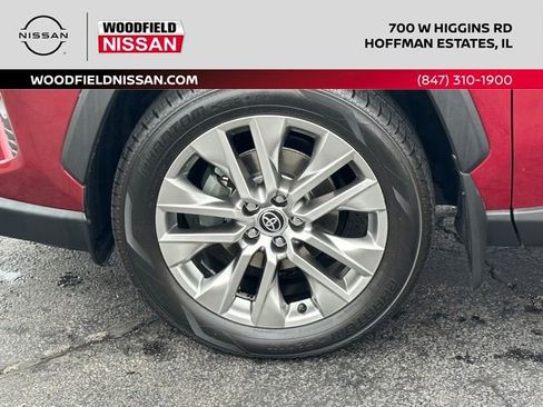 Used 2021 Toyota RAV4 XLE Premium AWD/4WD image 9