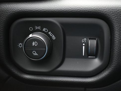 Used 2022 RAM 2500 Big Horn w/ Level C Equiment Group image 17