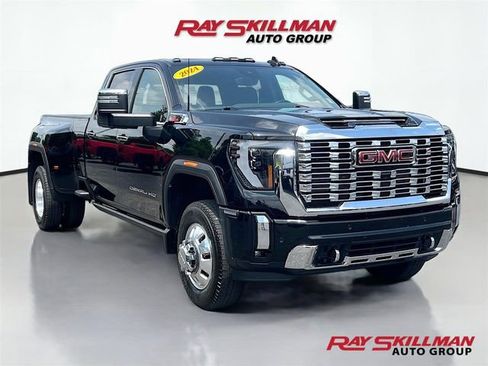 Used 2024 GMC Sierra 3500 Denali w/ Denali Reserve Package AWD/4WD image 1