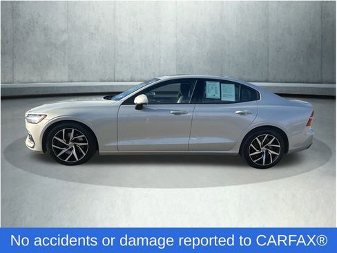 Used 2020 Volvo S60 T6 Momentum image 2