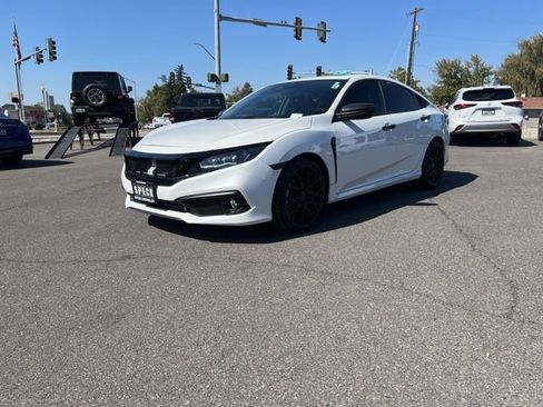 Used 2020 Honda Civic Touring image 3