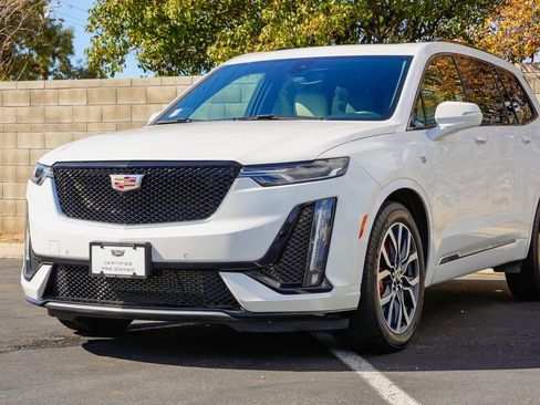 Certified 2024 Cadillac XT6 Sport image 2