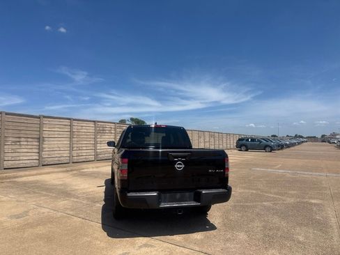 Used 2022 Nissan Frontier SV AWD/4WD image 19