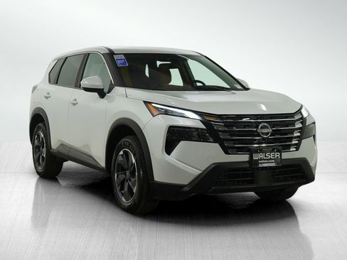 Used 2024 Nissan Rogue SV image 7