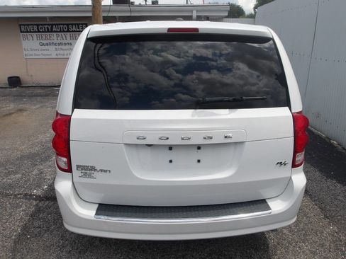 Used 2016 Dodge Grand Caravan R/T w/ Driver Convenience Group image 8