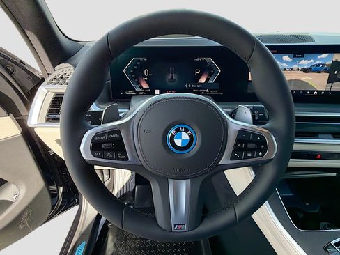 New 2026 BMW X5 xDrive50e w/ Executive Package image 40