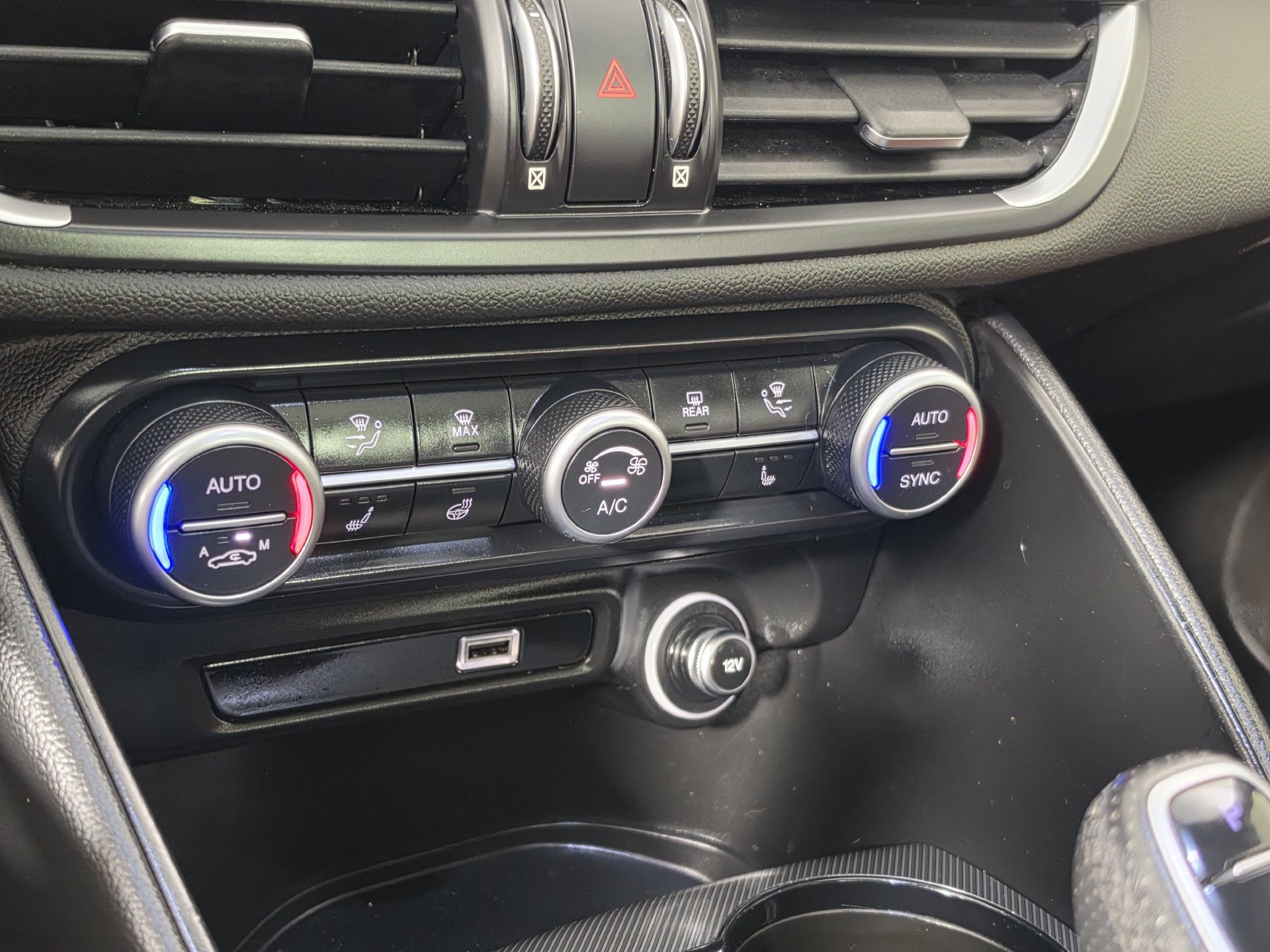 Used 2024 Alfa Romeo Giulia Ti w/ Performance Driving Package RWD image 17