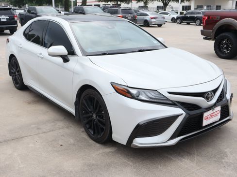 Used 2021 Toyota Camry XSE FWD image 2