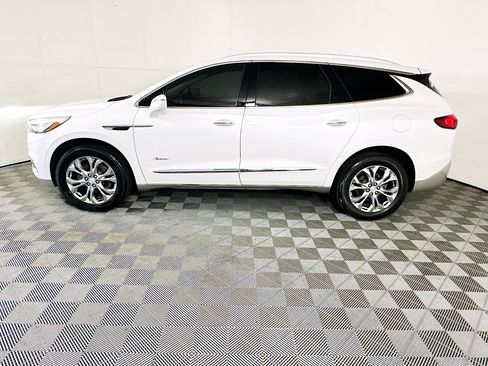 Used 2018 Buick Enclave Avenir w/ Avenir Technology Package FWD image 6