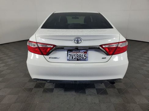 Used 2017 Toyota Camry SE image 5