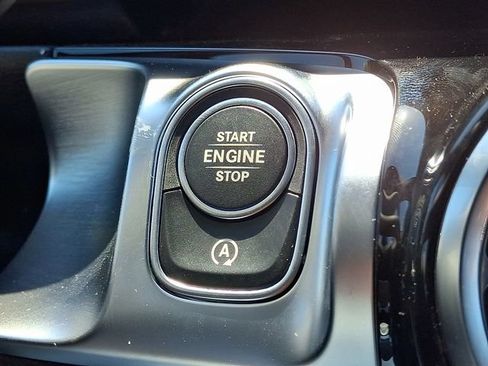 Used 2026 Mercedes-Benz GLB 250 4MATIC image 25