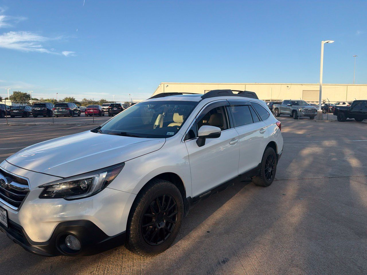 Used 2018 Subaru Outback 2.5i Limited AWD/4WD image 1