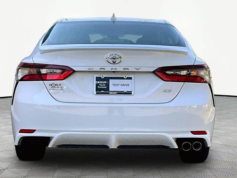 Certified 2022 Toyota Camry SE FWD image 5