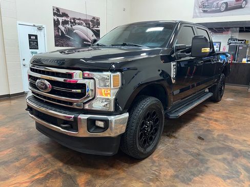 Used 2021 Ford F250 Lariat w/ Lariat Value Package image 5