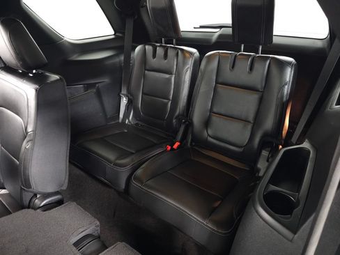 Used 2017 Ford Explorer Limited w/ Equipment Group 301A AWD/4WD image 35