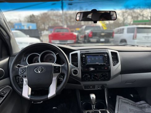 Used 2014 Toyota Tacoma 4x4 Access Cab V6 image 16