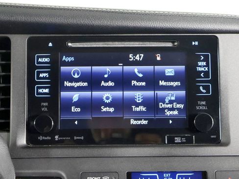 Used 2017 Toyota Sienna XLE Premium AWD/4WD image 35