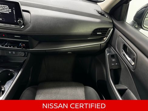 Certified 2025 Nissan Rogue SV AWD/4WD image 18