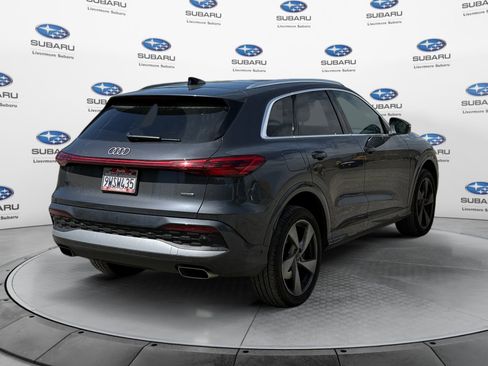 Used 2025 Audi Q5 Premium Plus w/ Premium Plus AWD/4WD image 4