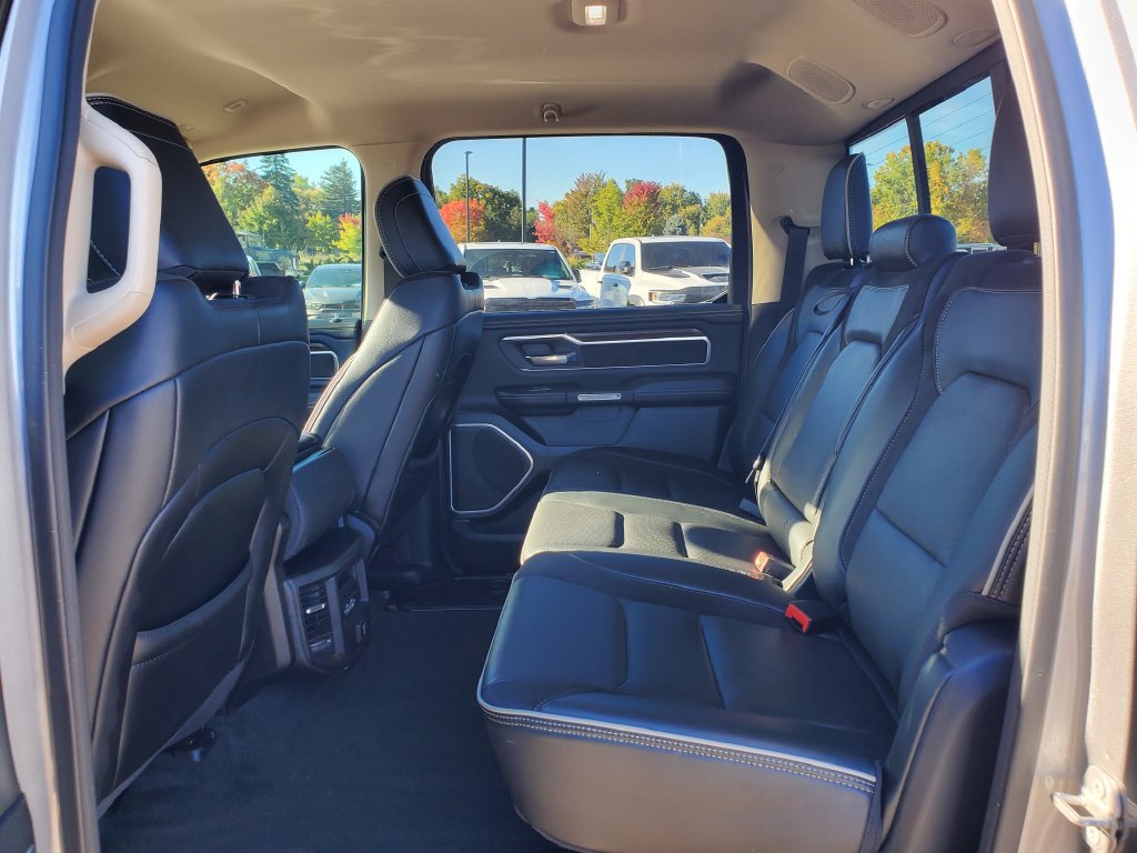 Used 2021 RAM 1500 Laramie AWD/4WD image 9