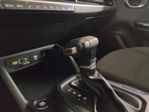 Used 2025 Kia K4 FWD image 26