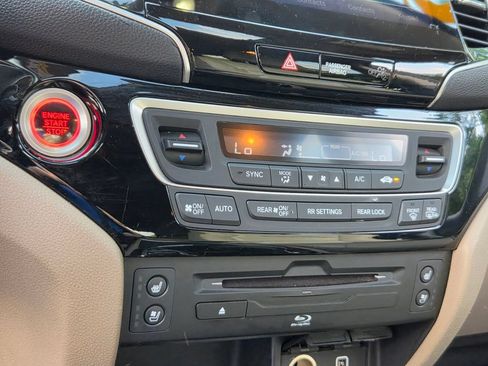 Used 2019 Honda Pilot Elite image 23