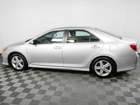 Used 2012 Toyota Camry SE FWD image 26