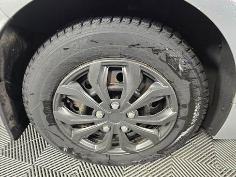 Used 2020 Toyota Corolla LE image 9