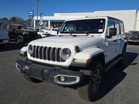 Certified 2024 Jeep Wrangler Sahara image 10