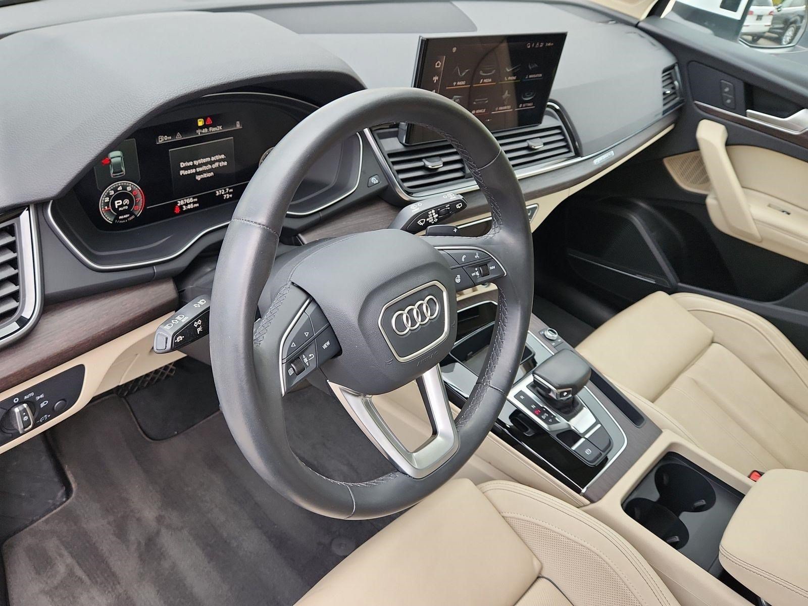 Used 2023 Audi Q5 2.0T Premium Plus w/ Premium Plus Package AWD/4WD image 11